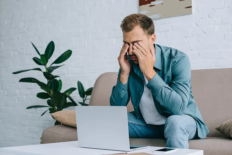 Contact Lenses & Dry Eye: Why Your Lenses Feel Uncomfortable